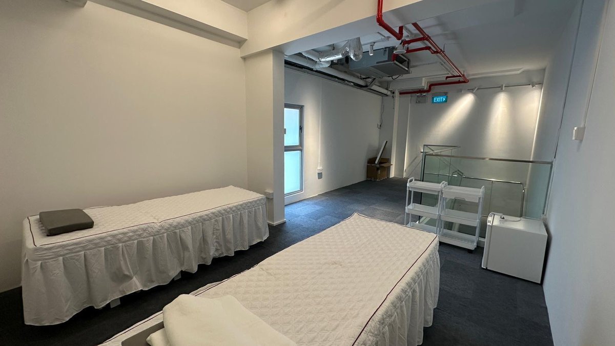 Lashdou shared treatment room